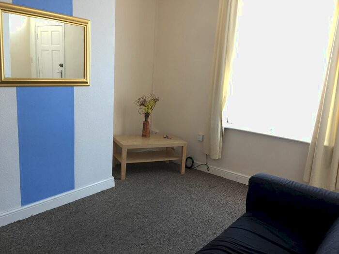 1 Bedroom Terraced House To Rent In Haycliffe Road, Bradford, BD5
