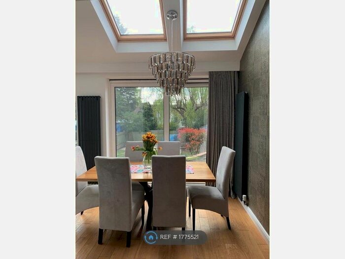 4 Bedroom Semi-Detached House To Rent In London, London, SE9