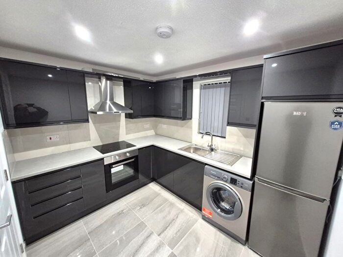 1 Bedroom Flat For Sale In Stirling Close, London, SW16