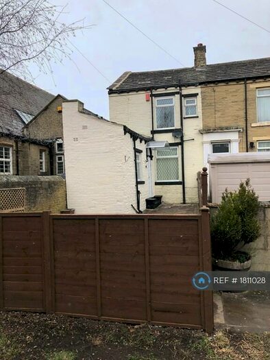 2 Bedroom End Of Terrace House To Rent In Horsman Street, Bradford, BD4