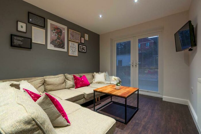 7 Bedroom Terraced House To Rent In Richard Street, Cardiff, CF24