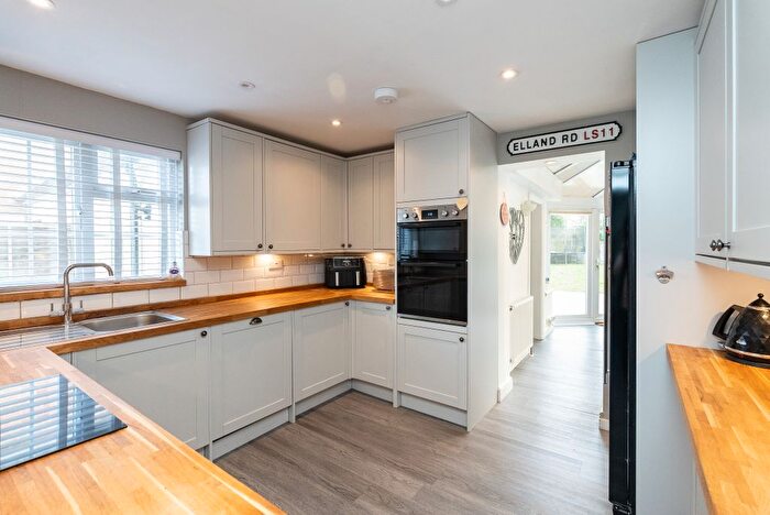 4 Bedroom Semi-Detached House For Sale In Winfield Grove, Newdigate, RH5