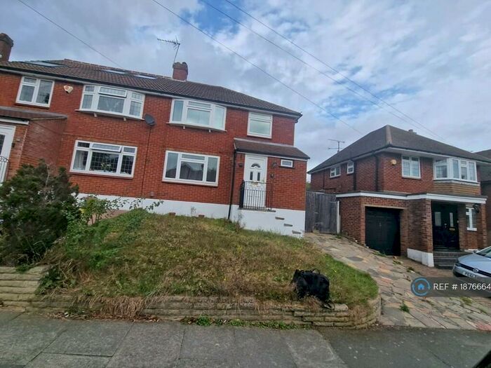 3 Bedroom Semi-Detached House To Rent In Tile Farm Road, Orpington, BR6