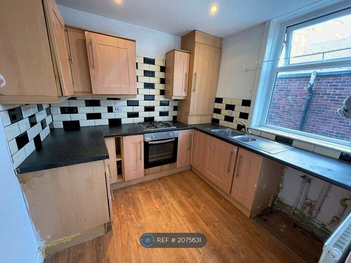 2 Bedroom Flat To Rent In Rishon Lane, Bolton, BL3