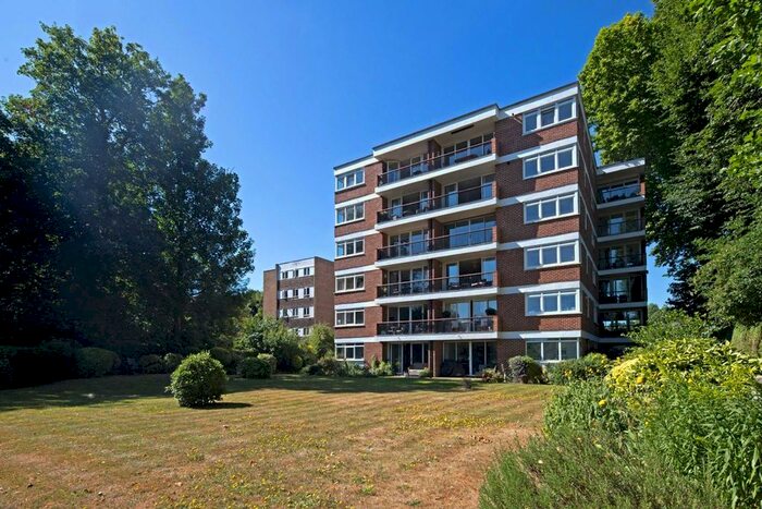 2 Bedroom Flat To Rent In River Reach, Teddington, TW11