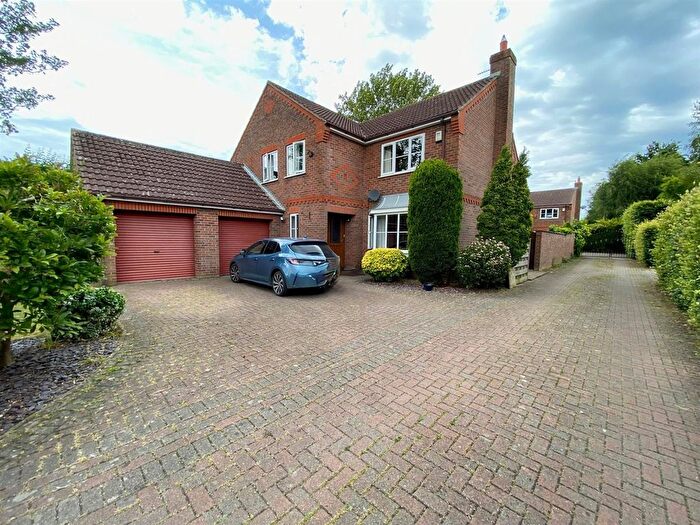 5 Bedroom Detached House For Sale In Back Lane South, Wheldrake, York, YO19