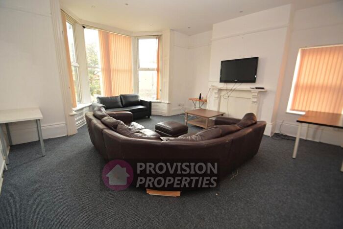 8 Bedroom Terraced House To Rent In Cardigan Road, Hyde Park, Leeds, LS6