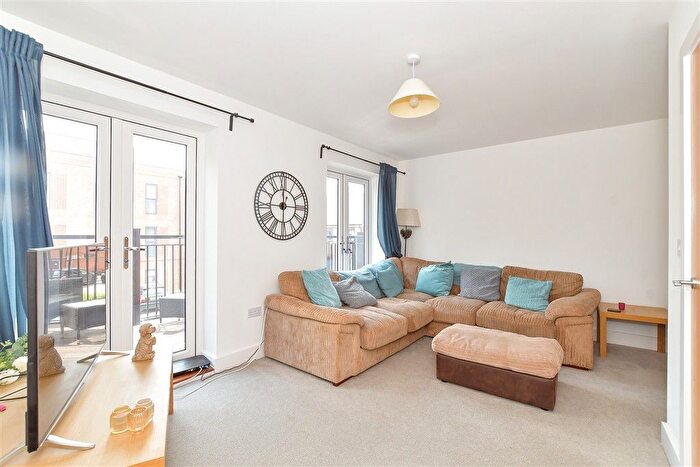 4 Bedroom Terraced House For Sale In Pinewood Way, Chichester, West Sussex, PO19