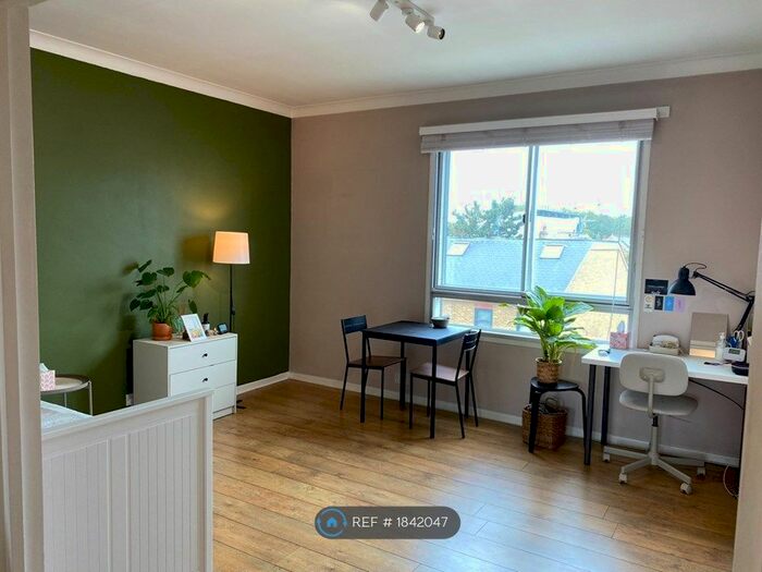 1 Bedroom Flat To Rent In Albert Road, Kingston Upon Thames, KT1