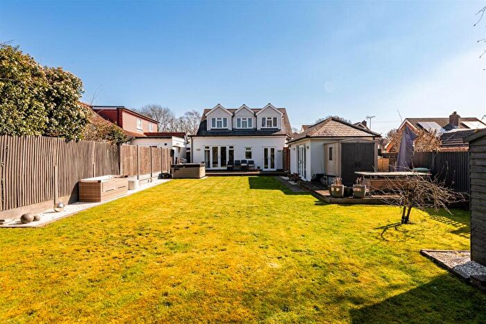 5 Bedroom Detached House For Sale In Springvale, Rainham, ME8