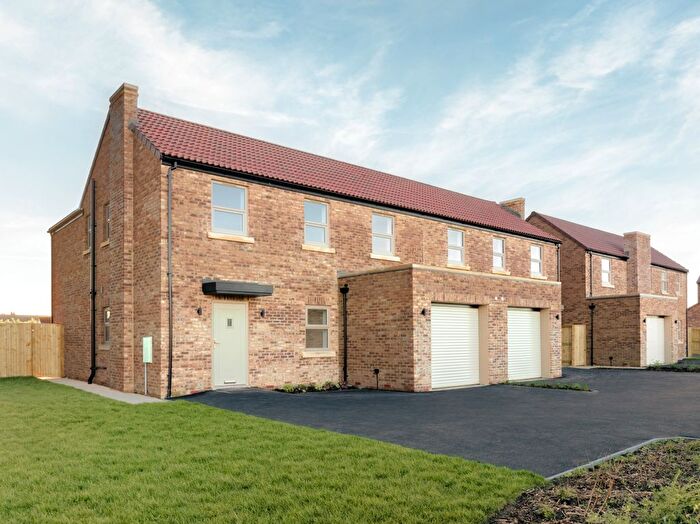 3 Bedroom Semi-Detached House For Sale In Fieldstone Court, Sandhutton, Thirsk, YO7