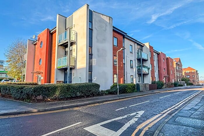 2 Bedroom Flat For Sale In Westwell, West Street, Southend-On-Sea, SS2