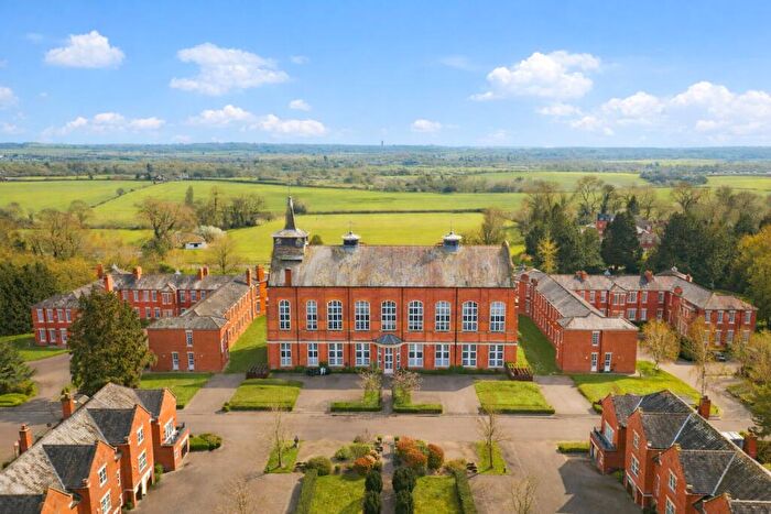 2 Bedroom Apartment For Sale In West Hall, Napsbury Park, St Albans, Herts, AL2