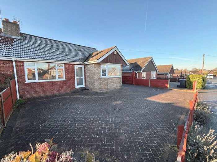 4 Bedroom Semi Detached House To Rent In Chestnut Road, Grimsby, DN37