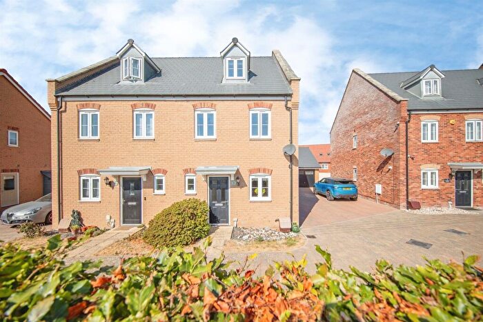 3 Bedroom Town House For Sale In Blunden Close, Long Melford, Sudbury, CO10