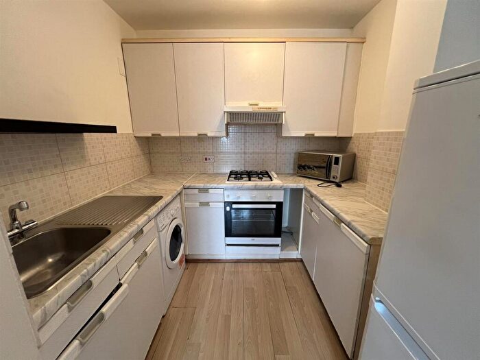 1 Bedroom Apartment To Rent In Brent Street, Hendon, London, NW4