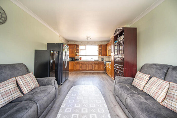 5 Bedroom Terraced House For Sale In Forest View Road, Walthamstow, London, E17