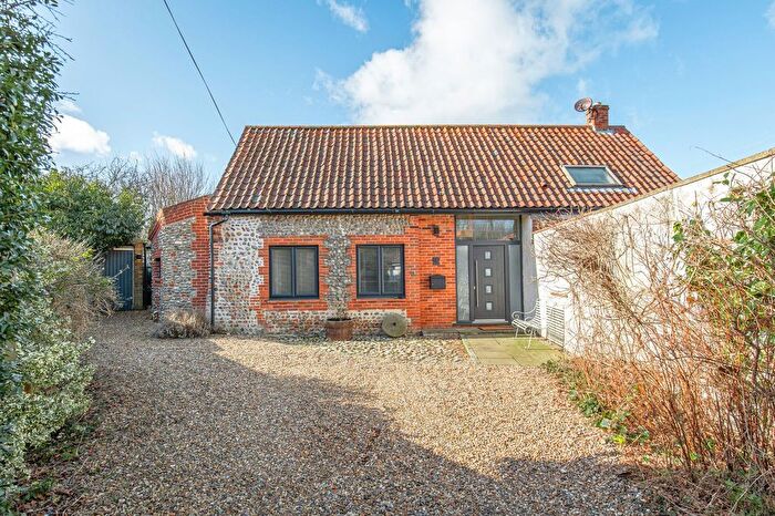2 Bedroom Barn Conversion For Sale In The Street, Kelling, Holt, NR25