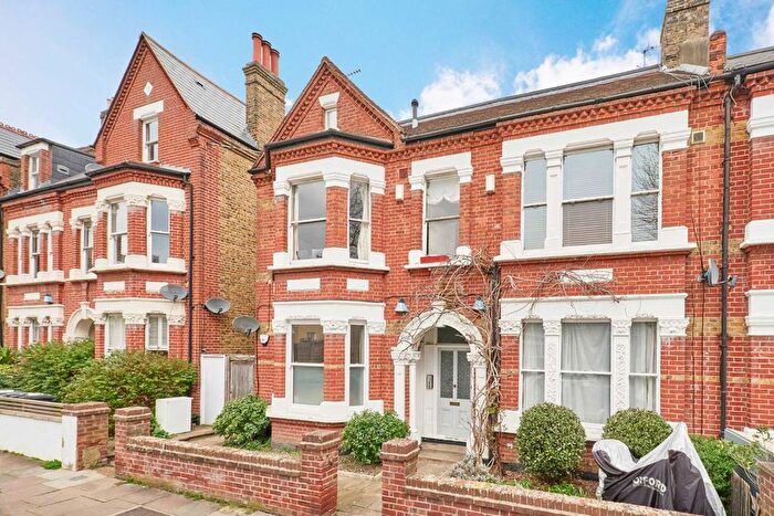 2 Bedroom Flat To Rent In Cautley Avenue, London, SW4