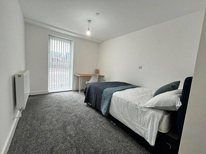 10 Bedroom Flat To Rent In Camden Street, Liverpool, Merseyside, L3