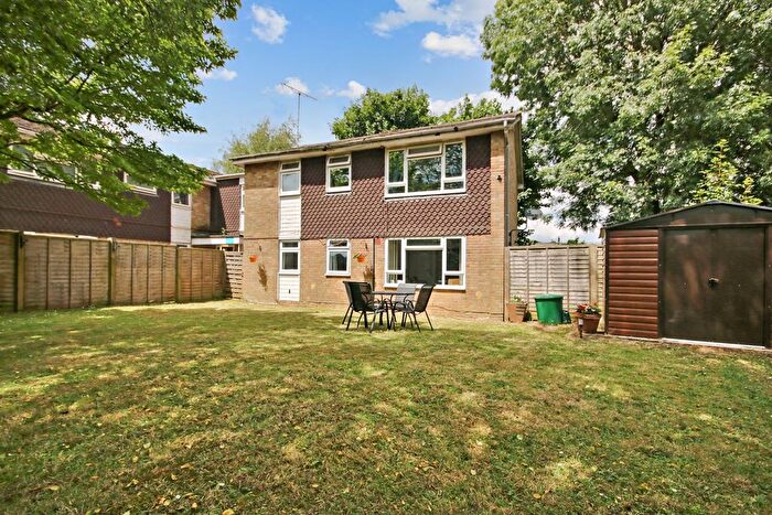 2 Bedroom Flat For Sale In Woodlands Close, Crawley Down, RH10