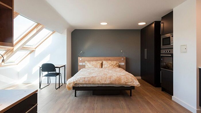 2 Bedroom Flat To Rent In Goswell Road, Barbican, EC1V