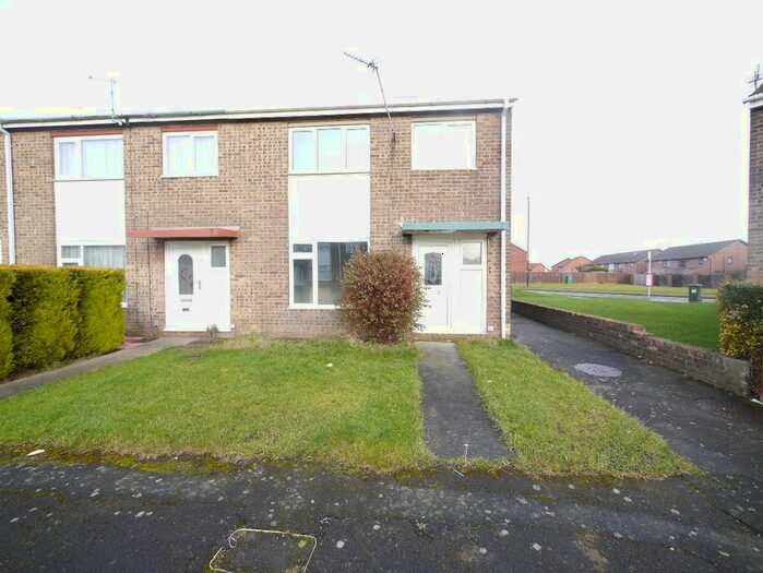 3 Bedroom End Of Terrace House To Rent In Dawlish Close, NE29