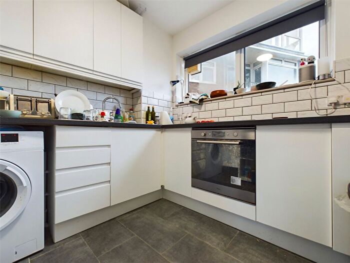 2 Bedroom Apartment To Rent In Furze Hill Court, Furze Hill, Hove, BN3