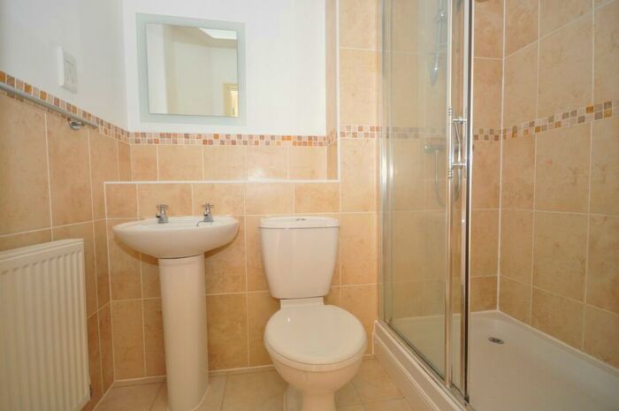 2 Bedroom Apartment To Rent In Crow Lane, Rochester, ME1