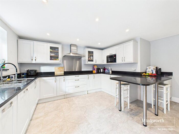 5 Bedroom Barn Conversion For Sale In James Farm, James Lane, Grazeley Green, Reading, RG7