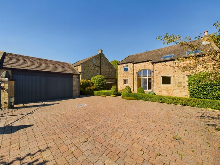 5 Bedroom Detached House To Rent In Whitehills Croft, Skipton, BD23