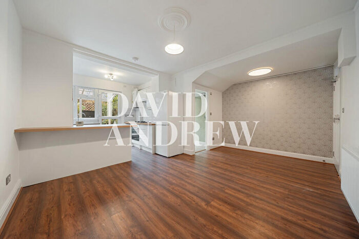 1 Bedroom Flat To Rent In Hanley Road, N4