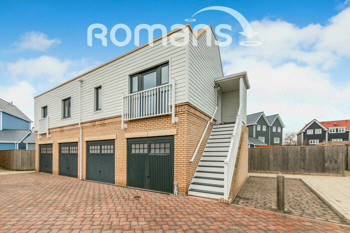 2 Bedroom Detached House To Rent In Candlewood Drive, Reading, RG2