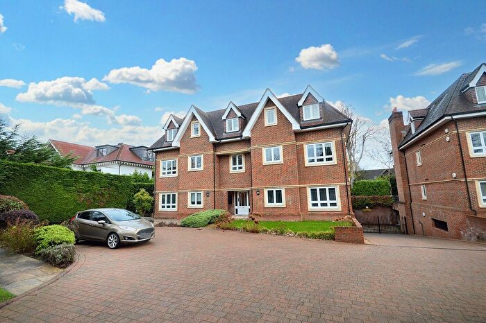2 Bedroom Flat To Rent In Penn Road, Draycott House, HP9