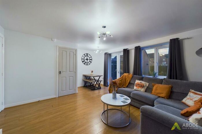 3 Bedroom End Of Terrace House For Sale In Hevea Road, Horninglow, DE13