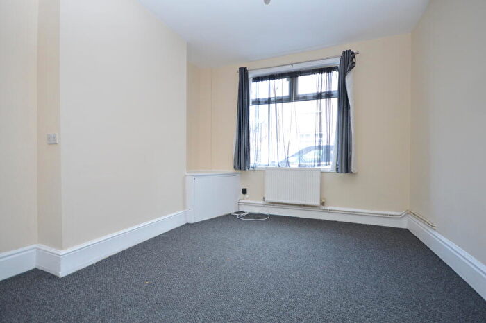 2 Bedroom House To Rent In Cross Street, Kettering, NN16