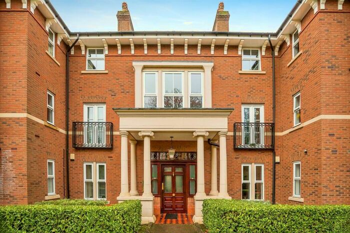 2 Bedroom Apartment For Sale In The Beeches, Upton, Chester, CH2