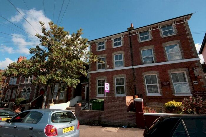 1 Bedroom Flat To Rent In - Russell Street, Reading, RG1