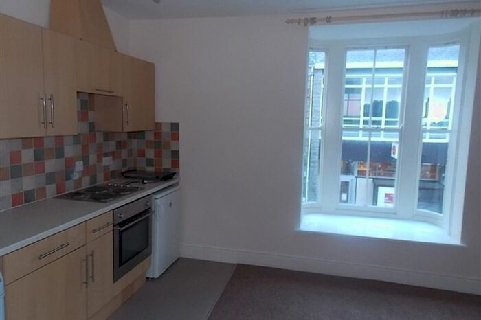 2 Bedroom Flat To Rent In Fore Street, Redruth TR15