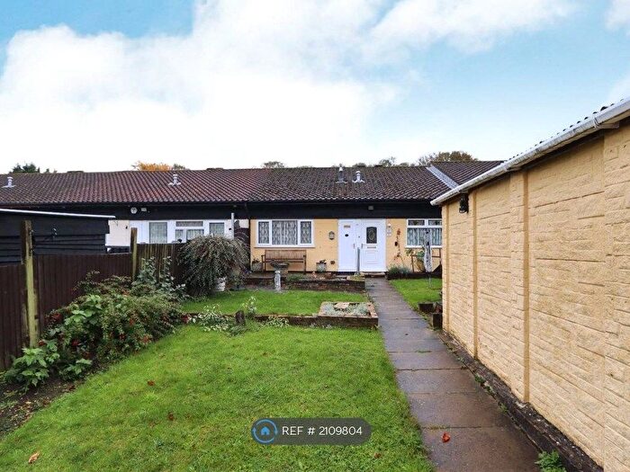 3 Bedroom Bungalow To Rent In Daniels Welch, Coffee Hall, Milton Keynes, MK6