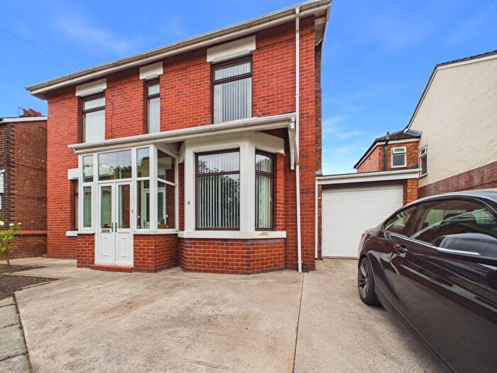 3 Bedroom Detached House For Sale In St. Annes Road, Ormskirk, L39