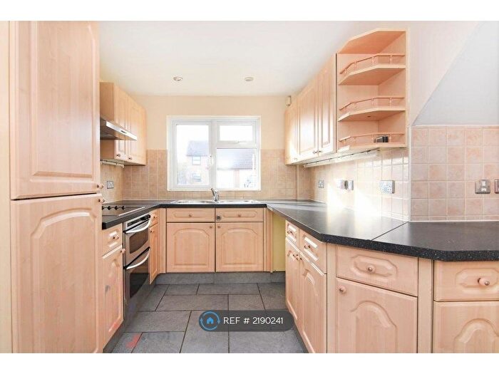 3 Bedroom Terraced House To Rent In Brackley Crescent, Basildon, SS13