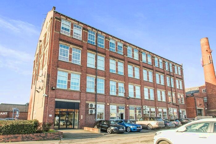 2 Bedroom Flat To Rent In Commercial Street, Morley, Leeds, West Yorkshire, LS27