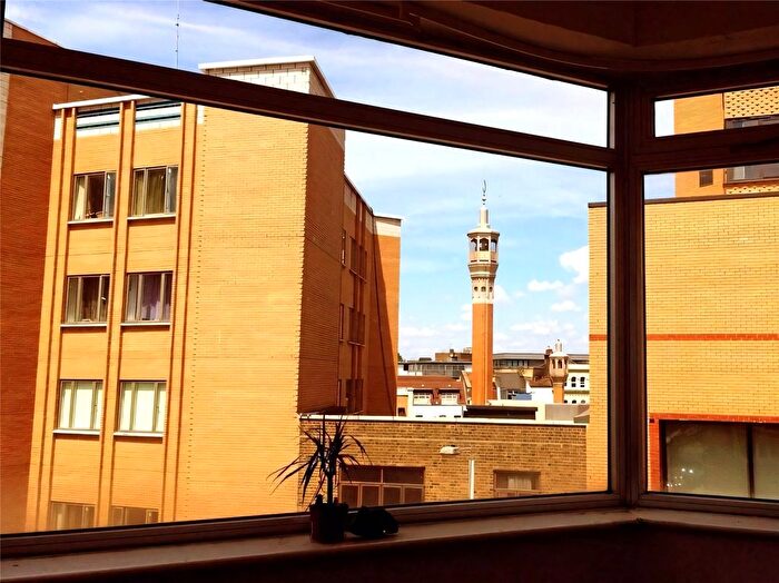 3 Bedroom Flat To Rent In Greenfield Road, London, E1