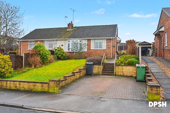 3 Bedroom Semi-Detached Bungalow For Sale In Brighton Avenue, Morley, Leeds, LS27