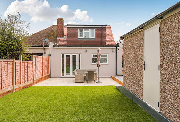 4 Bedroom Bungalow For Sale In Vernon Close, Orpington, BR5