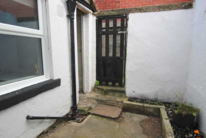 2 Bedroom End Of Terrace House To Rent In White Platts Street, Todmorden, OL14