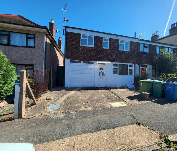 3 Bedroom Semi-Detached House To Rent In Barforth Road, London, SE15