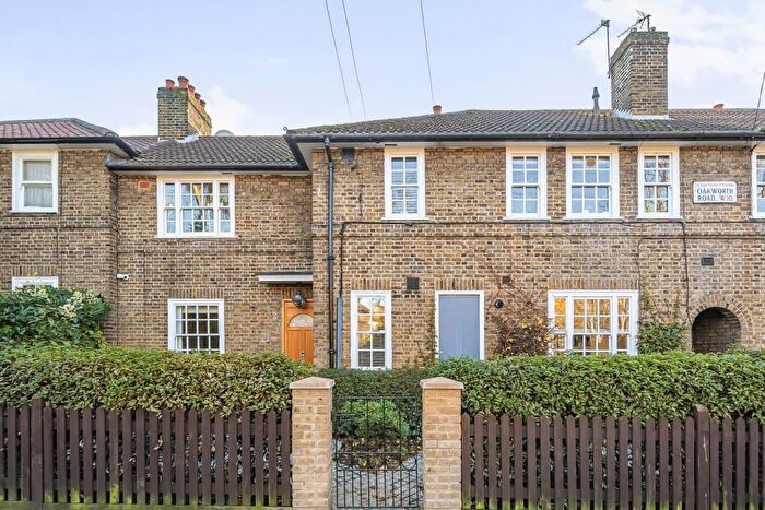 3 Bedroom Flat For Sale In Oakworth Road, London, London, W10