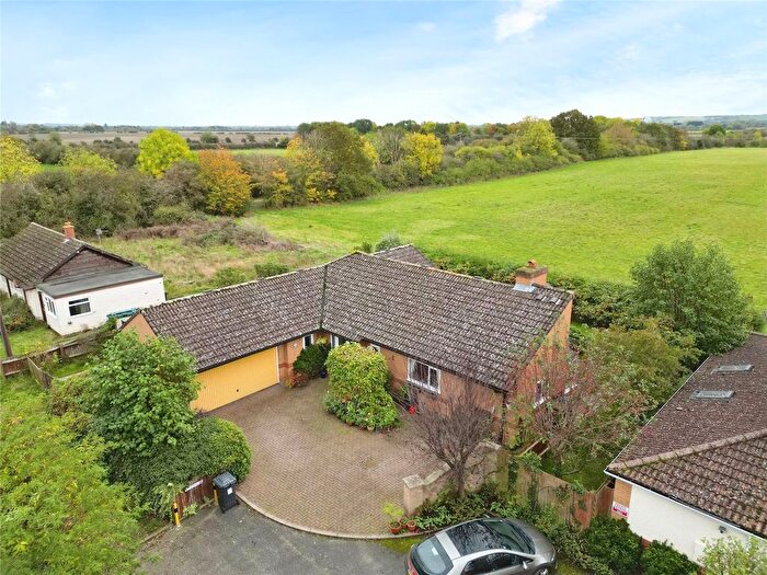 4 Bedroom Bungalow For Sale In Swaynes Lane, Comberton, Cambridge, Cambridgeshire, CB23